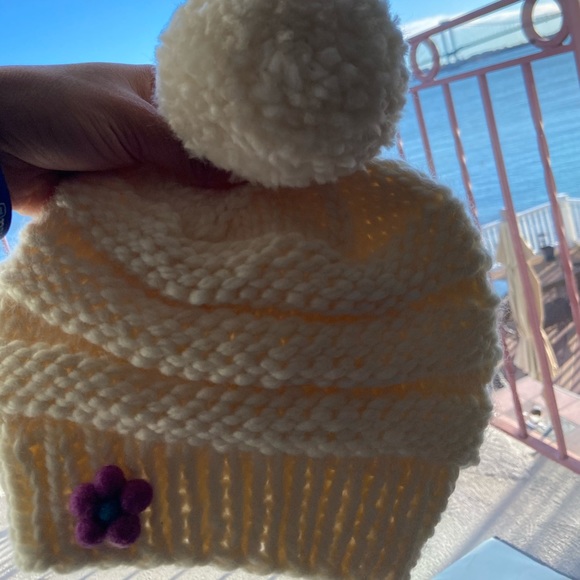 Handmade hat - Picture 2 of 2